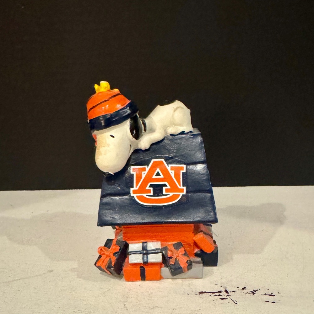 NCAA Auburn Snoopy Figurine - Blue and Orange